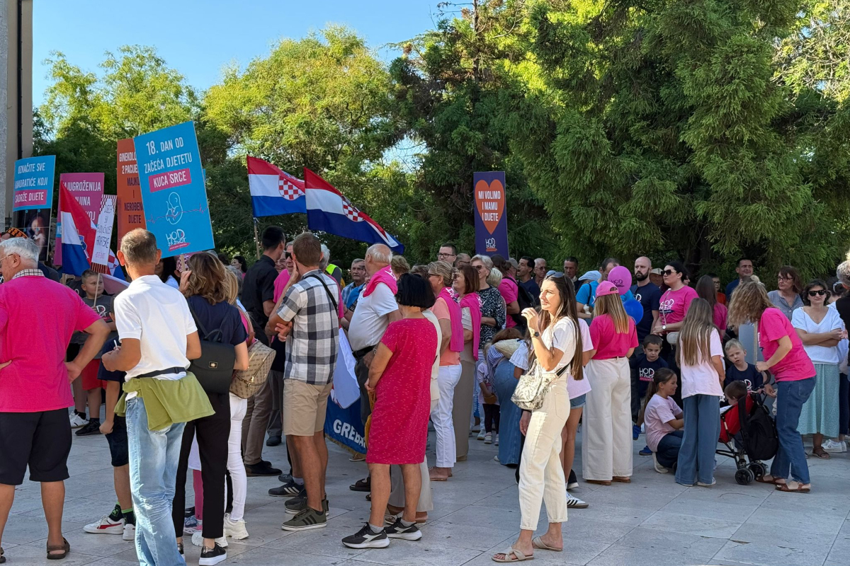 U Šibeniku održan prvi Hod za život - sudjelovali i građani iz Vodica