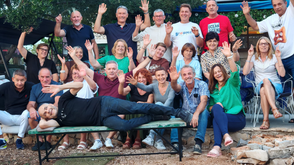 Vodice - možda jedino misto u Hrvatskoj gdje se generacije redovito okupljaju: danas se okupila generacija ’66. i ’67. 