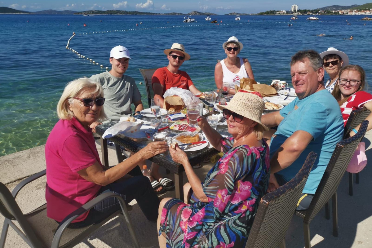 Paškina ćakula na Lovetovu: Lito ide kraju, a svi još guštaju