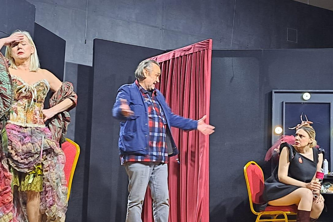 Centar za umjetnost i kulturu Vodice daruje ulaznice za hit komediju „Suparnice“!