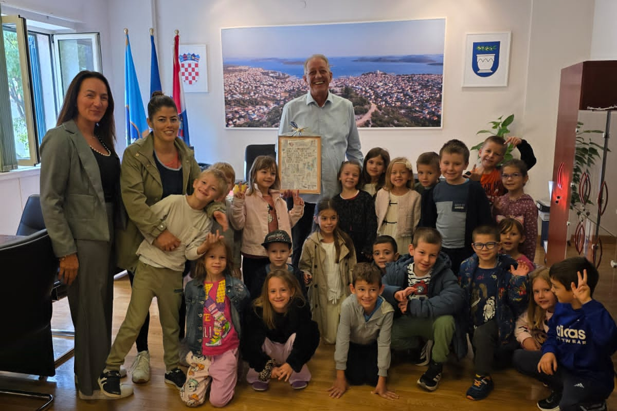 Mališani iz vrtića Tamaris u posjetu gradonačelniku Cukrovu