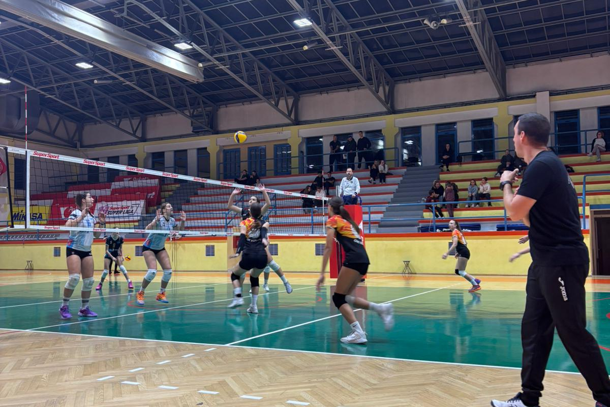 Odbojkašice Vodica nastavljaju pobjednički niz – iz Kaštela se vratile s novim slavljem!