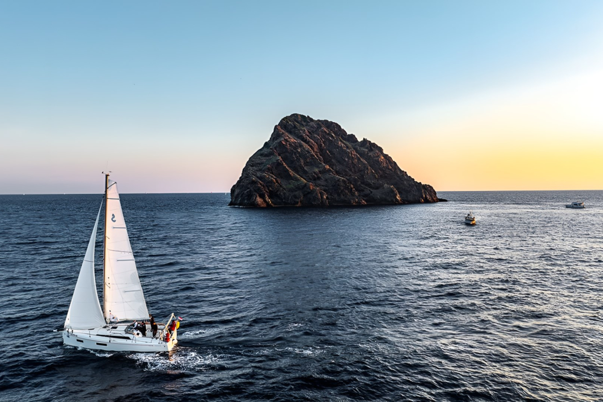 Starta 22. izdanje Jabuke: Na kultnoj regati prijavljeno 115 brodova i više od 1000 jedriličara među kojima su Šime Fantela i Ivica Kostelić