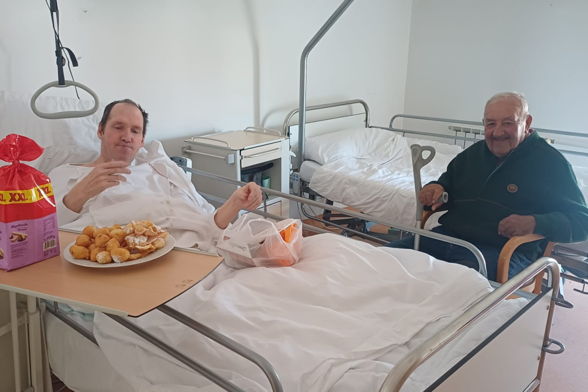 Susret koji vraća vjeru u ljude: Omer Redžepović i Marko Kursar Takin obišli Jeru Lakoša i pohvalili osoblje doma