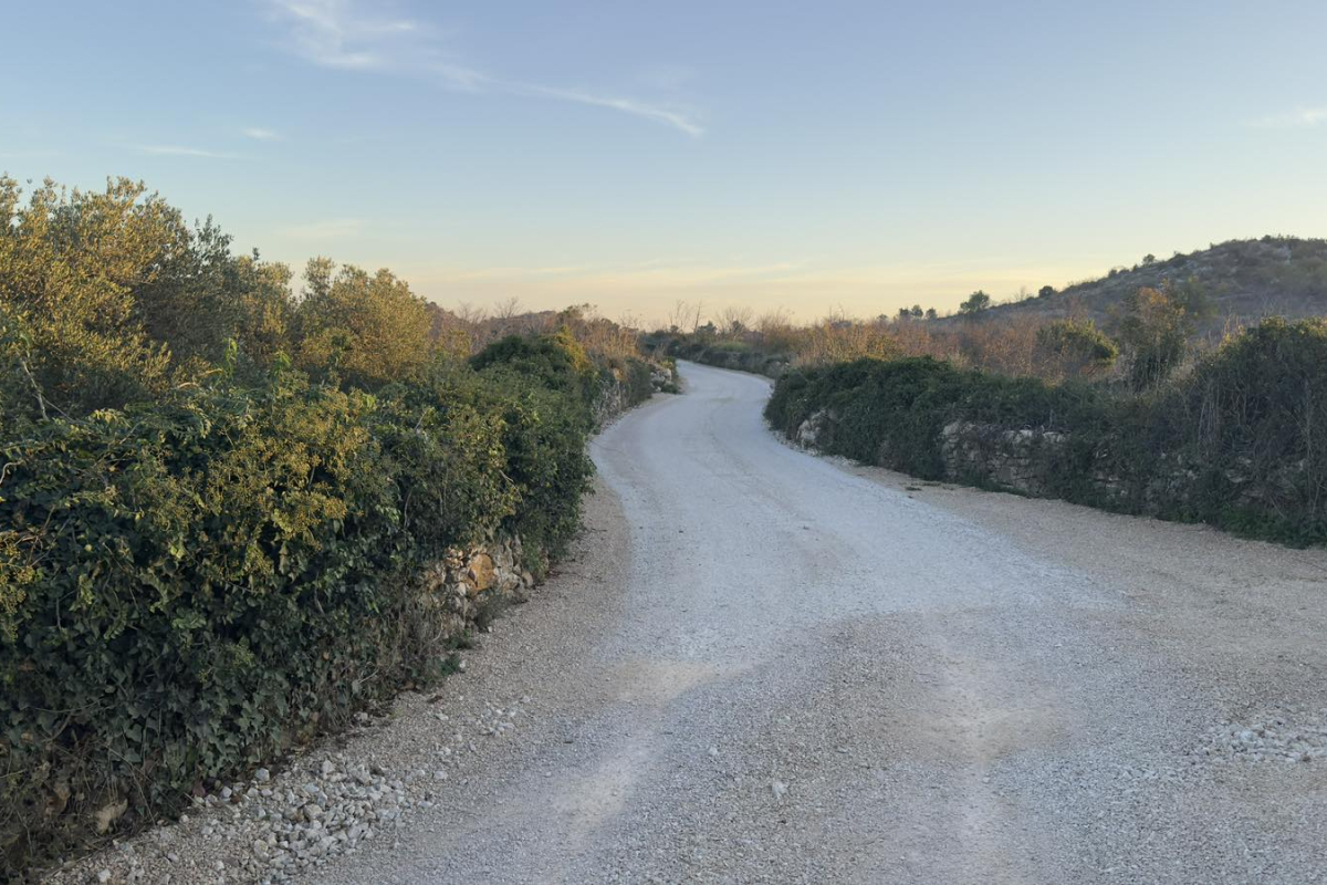 Novi pristup uređenju poljskih puteva: beton, stabilizacijske rešetke i pilot projekt na Rašinoj jami