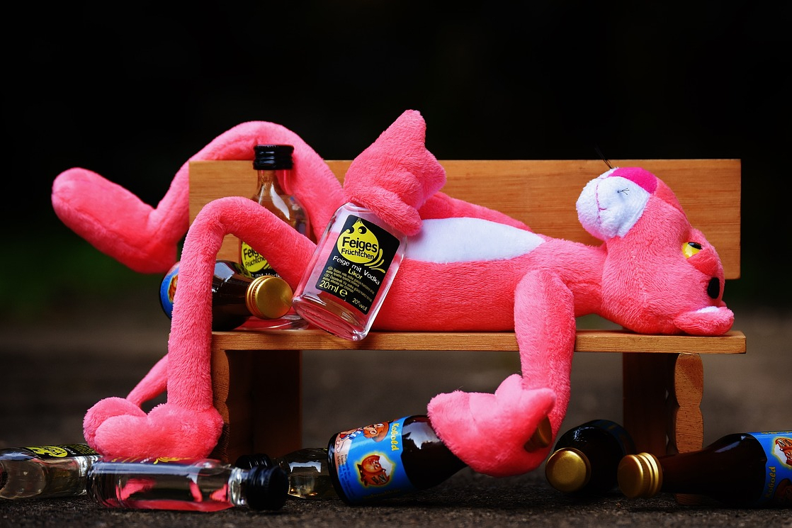 Gradovi bi mogli uvoditi zabranu prodaje alkohola nakon 20 sati: što to znači i hoće li Vodice slijediti trend?