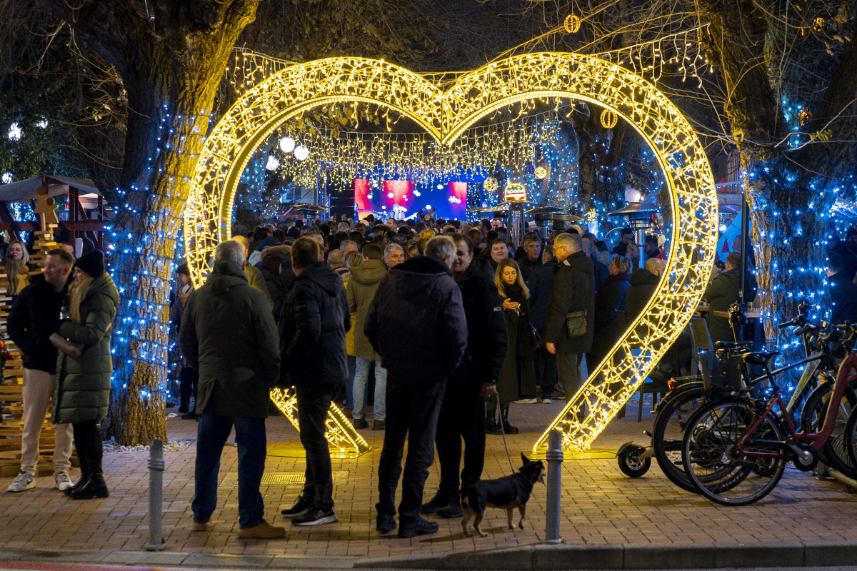 Vodice spremne za Advent: otvaranje u petak u 18 sati