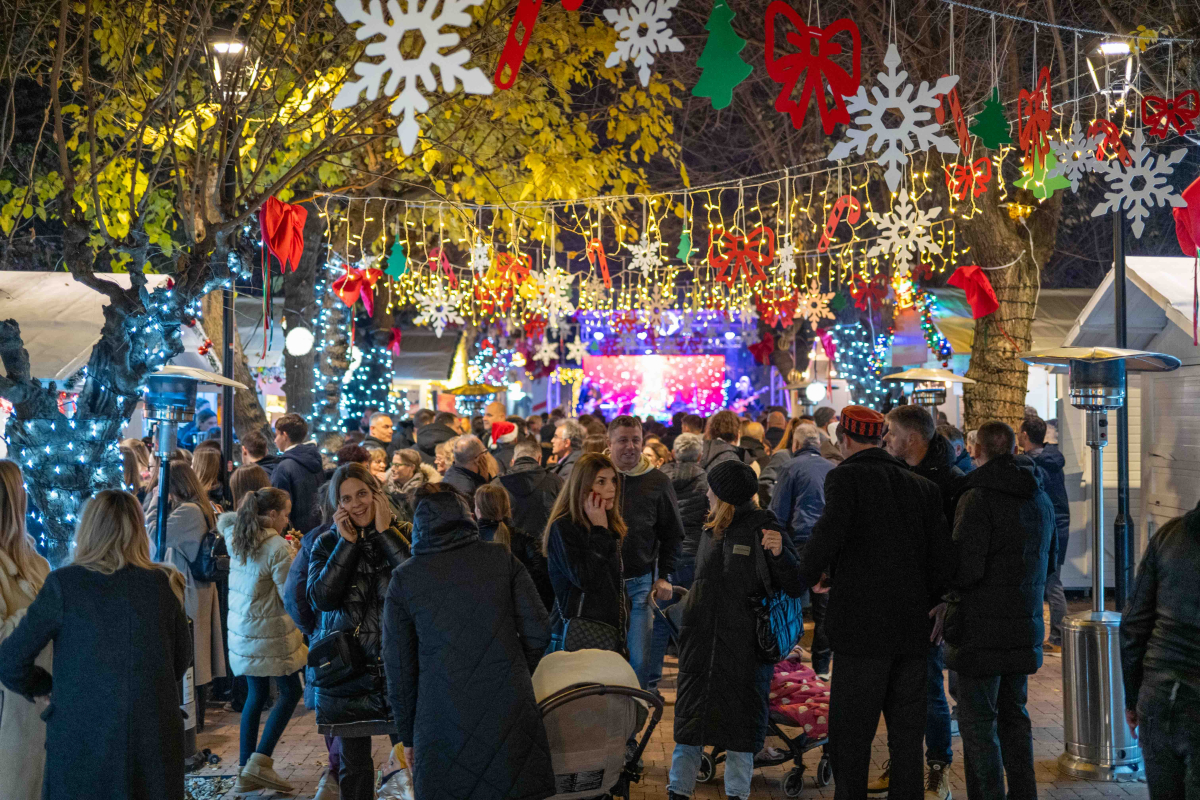 Advent u Vodicama krenuo uz bogat program i domaće izvođače