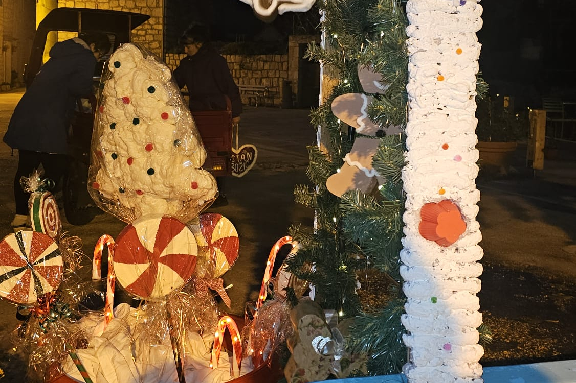 Jednostavno i domaće: kako su mještani Šepurina uredili mjesto za blagdane