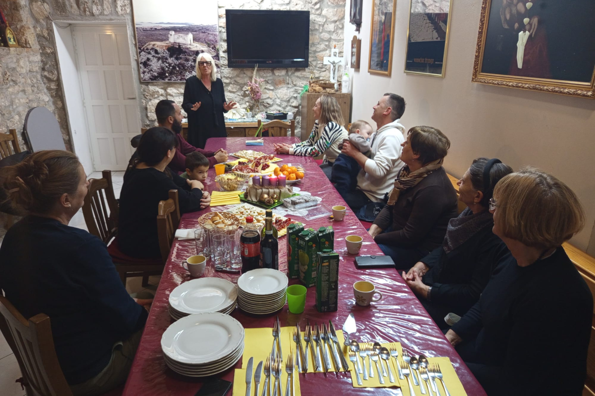 Caritativna akcija „Obitelji 3+“ - Caritas župe Vodice darivao obitelji kojima se rodilo treće i četvrto dijete