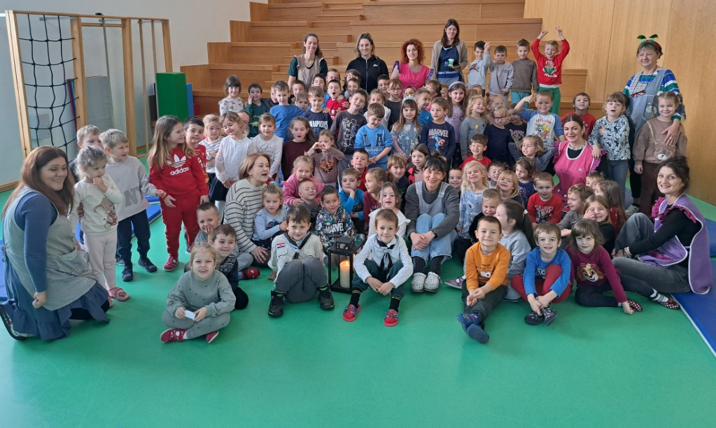 Betlehemsko svjetlo mira stiglo u vodički vrtić