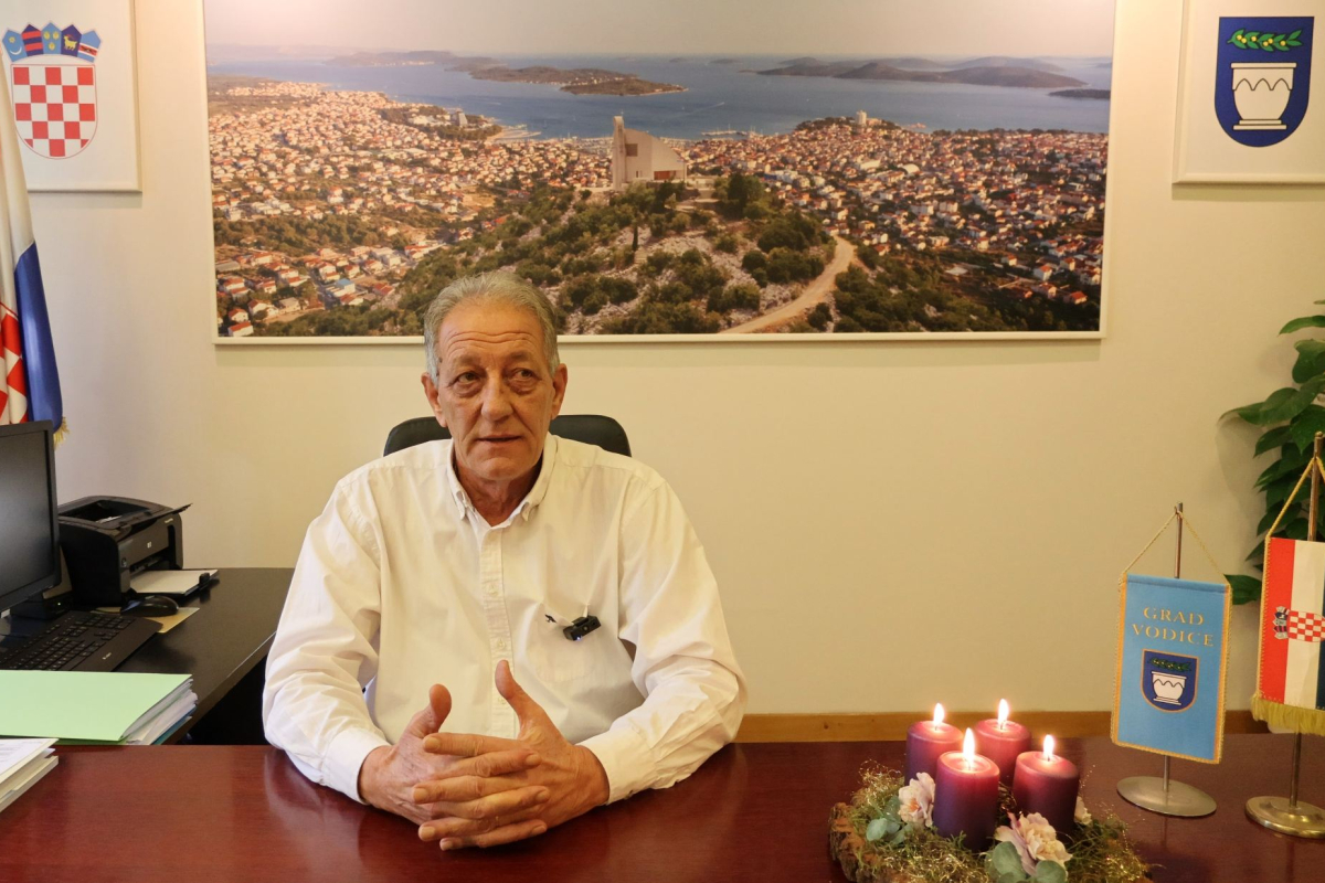 Gradonačelnik uputio božićnu i novogodišnju čestitku građanima Vodica
