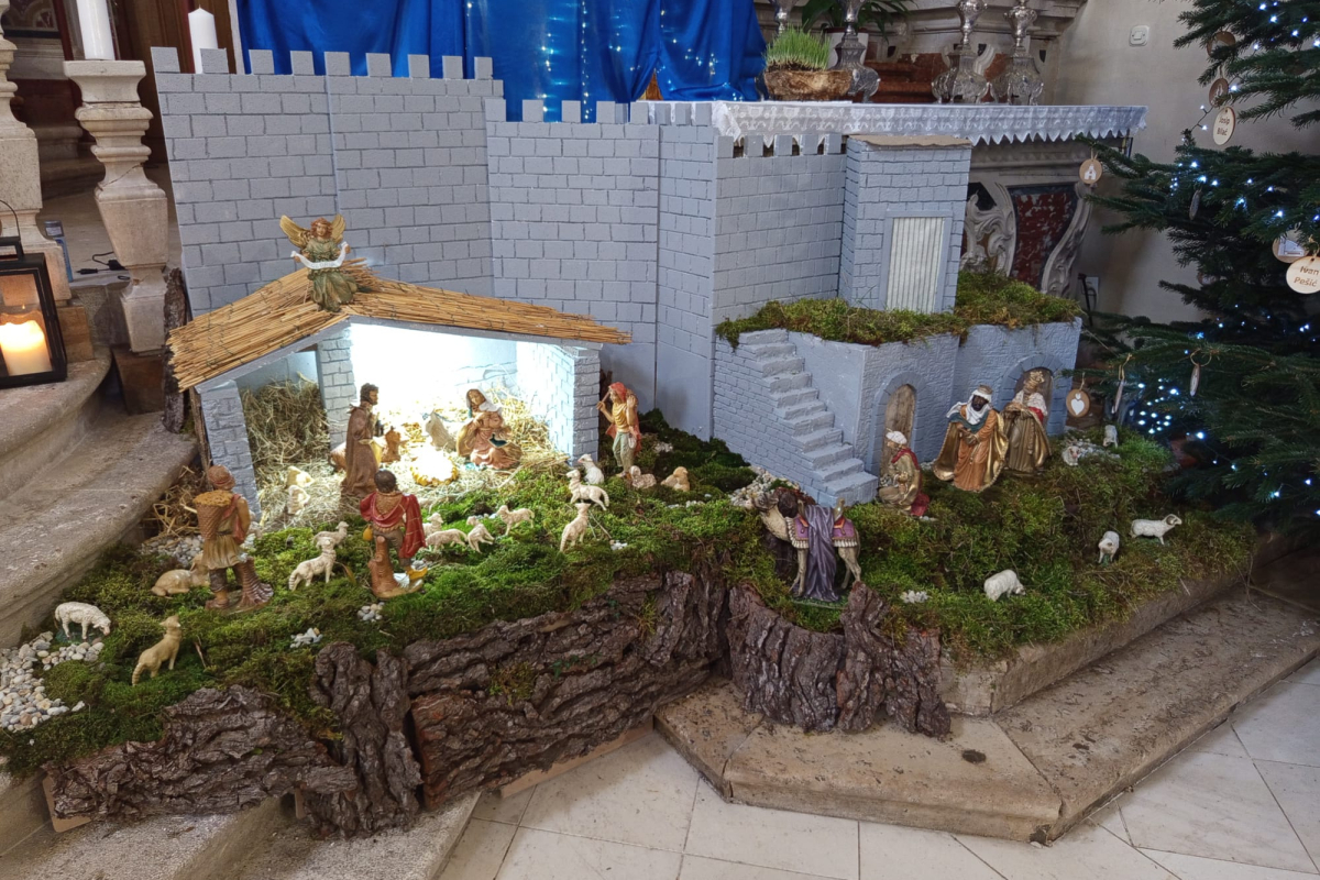 Vodički župnik don Franjo Glasnović uputio božićnu poruku nade, mira i zajedništva