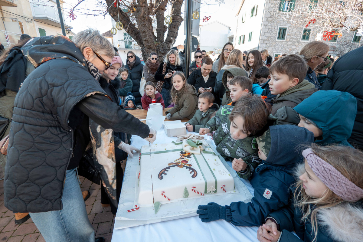 Dječji doček Nove godine okupio brojne mališane i roditelje u vodičkom parku