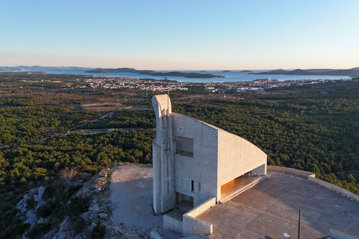 Okit bez magle, ali s istom porukom zahvalnosti i nade
