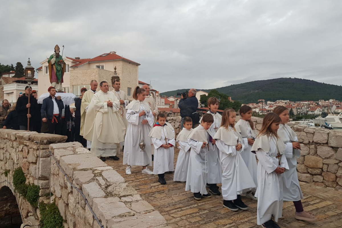 Preminuo don Ivan (Ivek) Rojko, dugogodišnji župnik Župe Velike Gospe u Tribunju