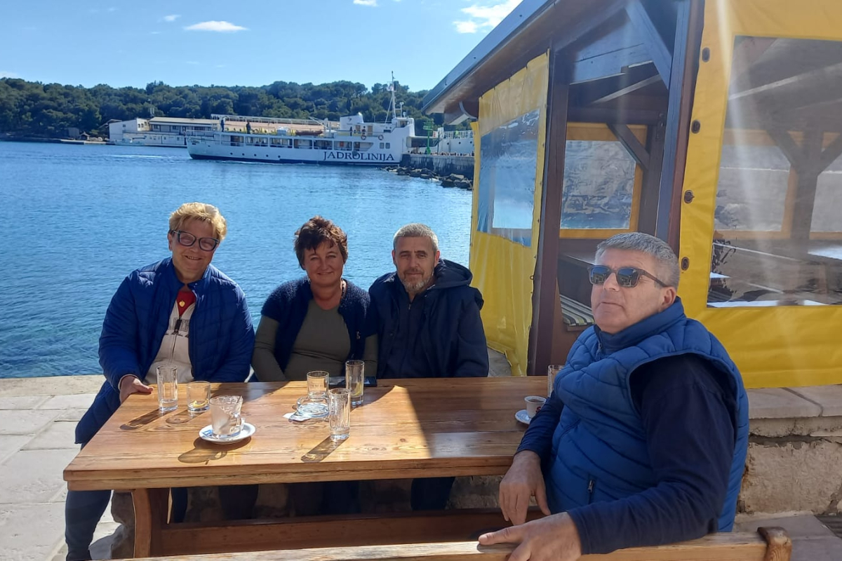 Prvić kao drugi dom: priča o miru, moru i životu izvan sezone