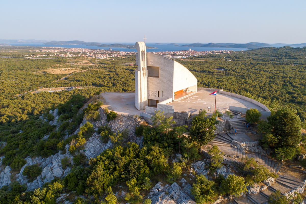 Poziv na dostavu pisanih svjedočanstava sa svetišta Gospe od Karmela na Okitu