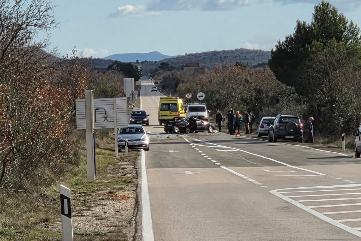 Prometna nesreća na križanju županijske ceste 6086 i DC27