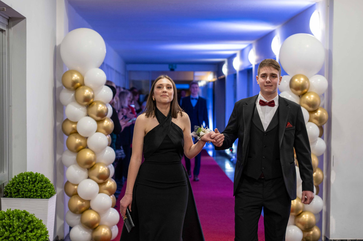 Maturalni ples gimnazije Antuna Vrančića u hotelu Imperial