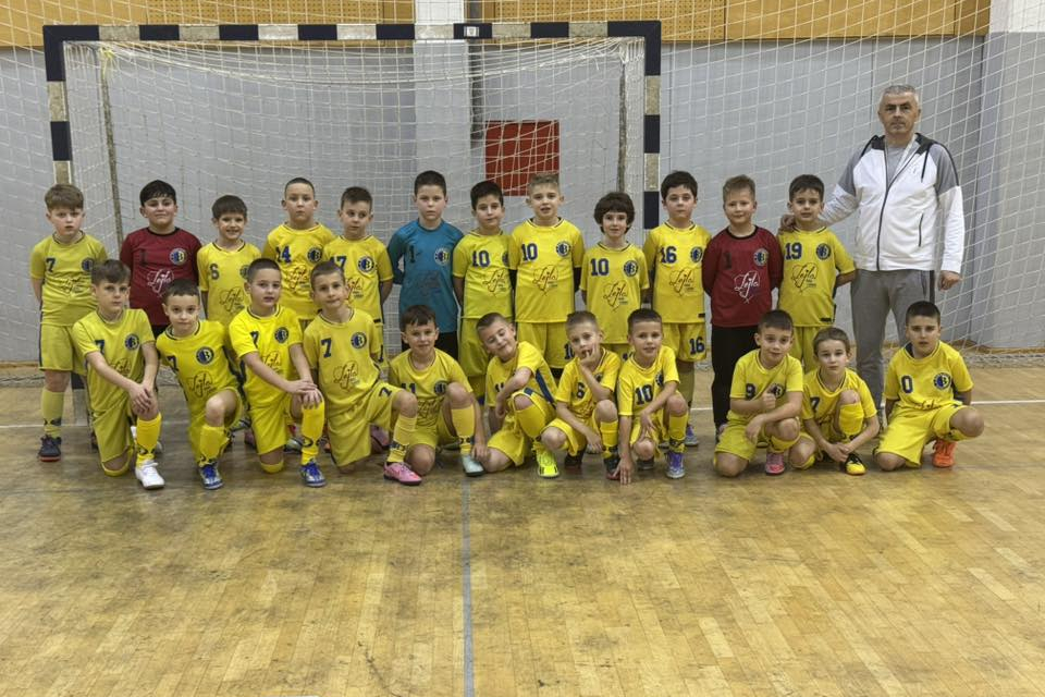 Sportski turizam u praksi: oko 200 djece na nogometnim pripremama u Vodicama