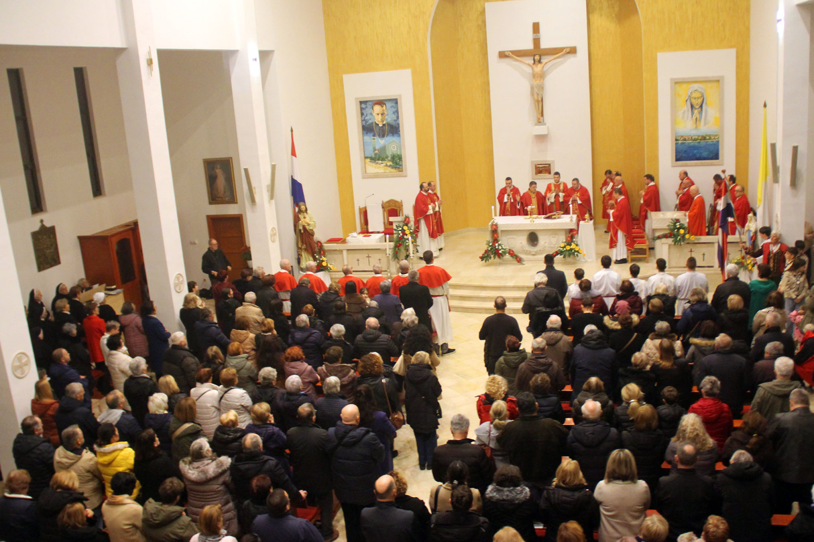 Svečano misno slavlje u Srimi okupilo brojne vjernike i hodočasnike