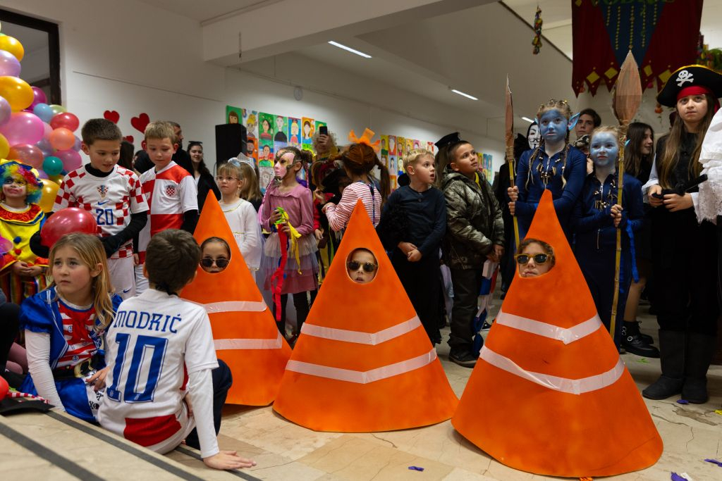Pokladni ples u OŠ Vodice donio maštovite maske i nagrade