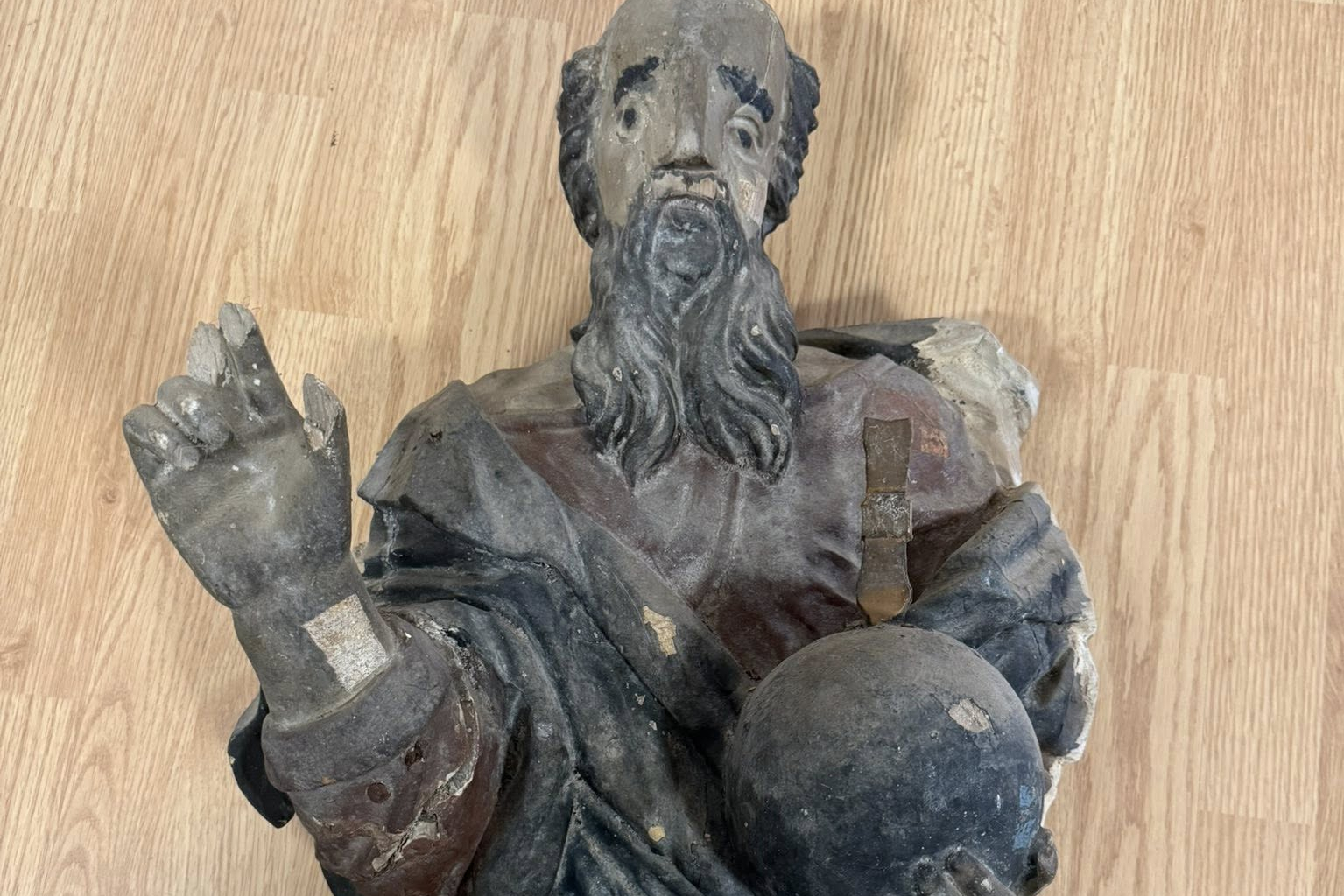 U Tribunju pronađena stara drvena skulptura Boga Oca, mogući rad iz 17. stoljeća