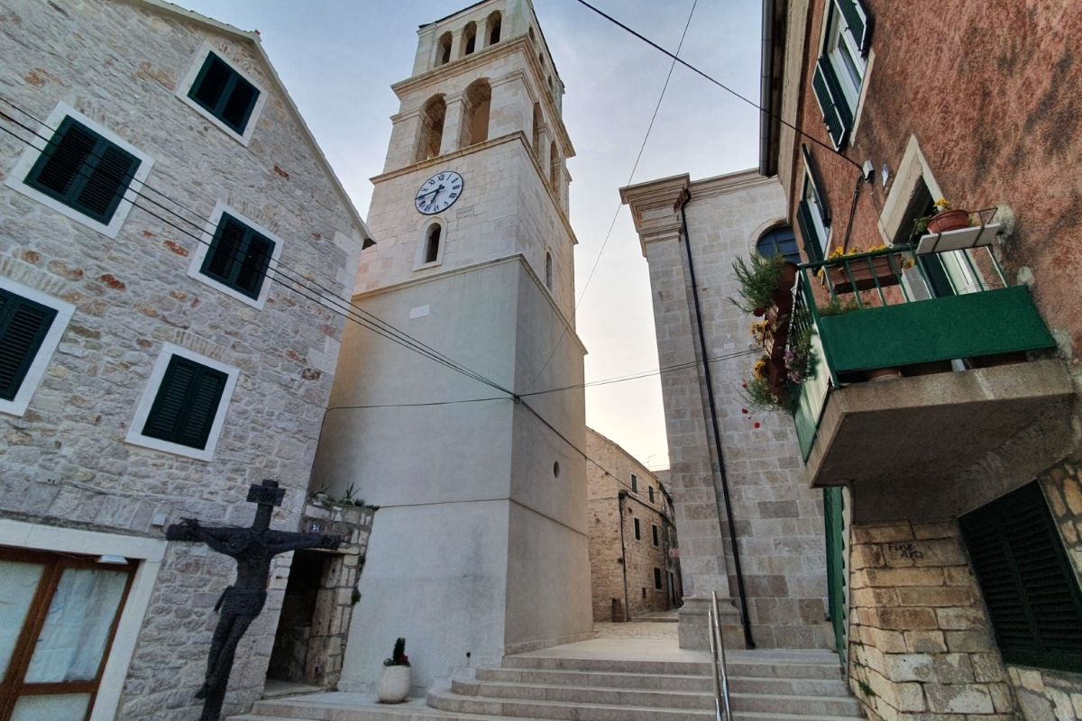 Država sufinancira projekte u Vodicama i Tribunju: sredstva za toranj i dvije crkve