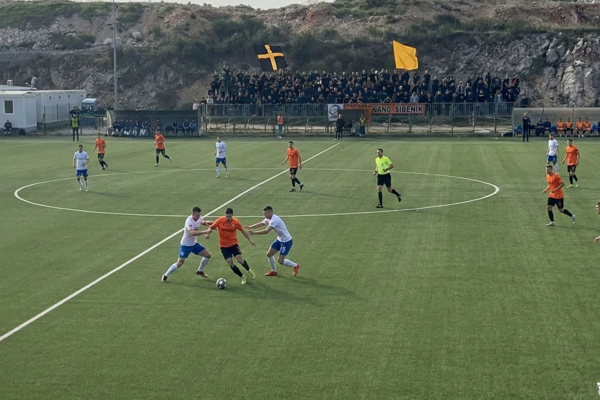 Bez pogodaka u županijskom derbiju, Šibenik završio s igračem manje
