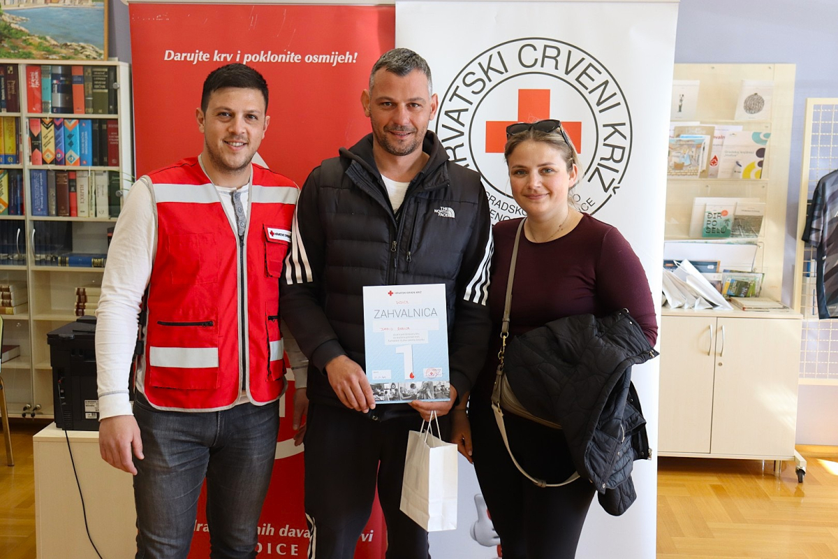 Među darivateljima i rekorderi: na akciji darivanja krvi u Vodicama Slavko Minčić darovao svoju 110. dozu krvi