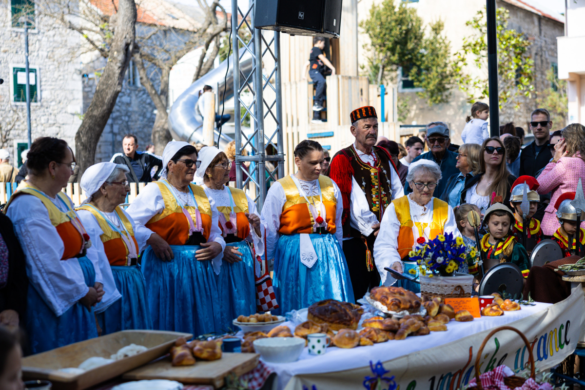 Vodice uskrsnim doručkom otvorile novu turističku sezonu
