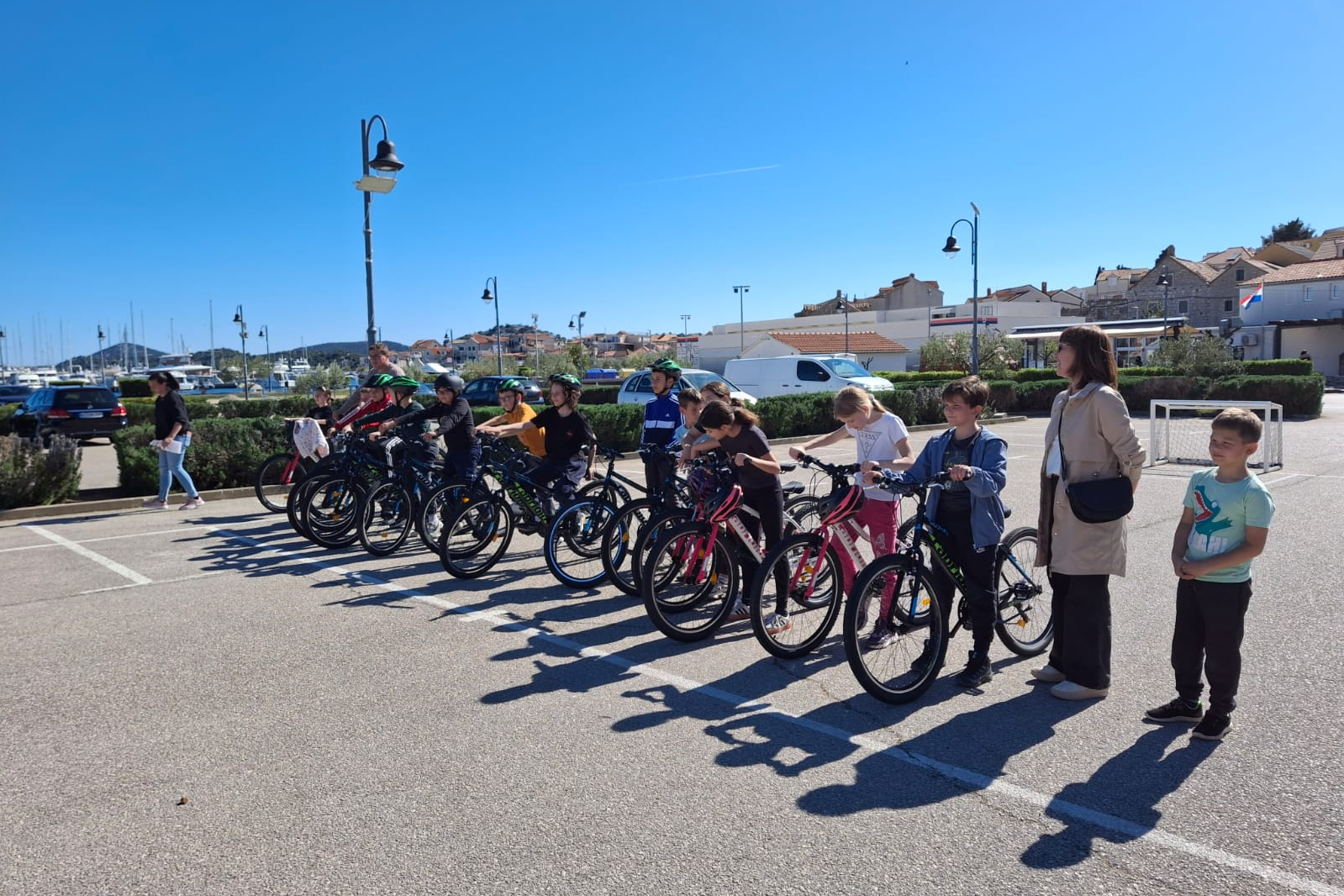 Besplatni bicikli za četvrtaše u Tribunju: nastavljena uskrsna tradicija darivanja