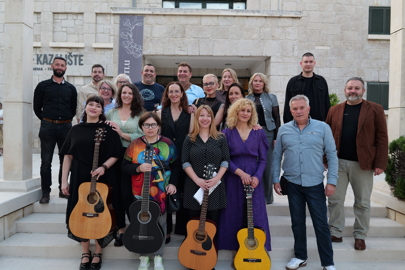 Devetnaest hrabrih na pozornici: završni koncert škole gitare u Kulturnom centru