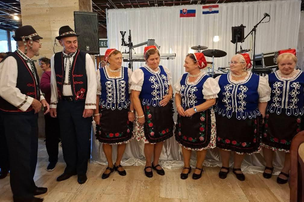 Hrvatsko-slovačka folklorna večer na vodičkoj rivi