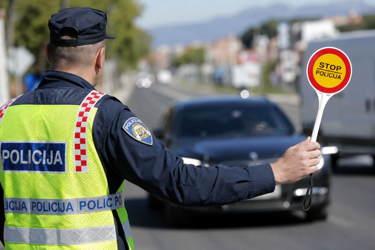 Dva teška prometna prekršaja u Vodicama: jedan vozio s 1,80 promila, drugi bez vozačke dozvole