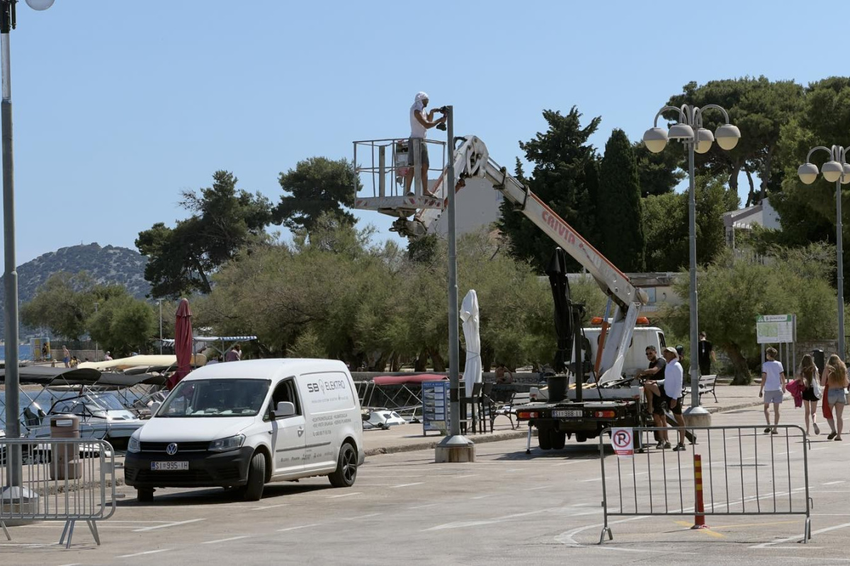 Počinje modernizacija javne rasvjete na vodičkoj rivi, stižu nova LED rasvjetna tijela