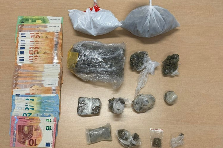 Pretres kuće u Vodicama: Policija zaplijenila drogu, vagu i veći novčani iznos