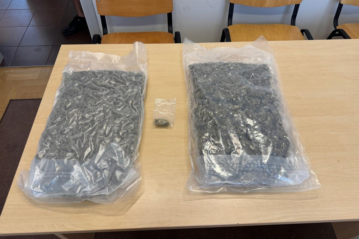 Zaustavljen na izlazu Vodice: Policijski pas nanjušio više od dva kilograma marihuane