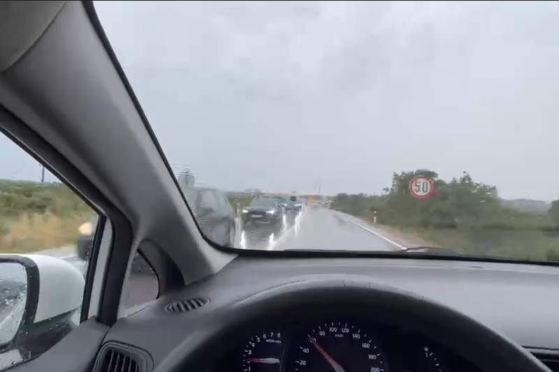 Kiša ponovno pokazala gdje promet "puca": Kolone od Vodica do Šibenika