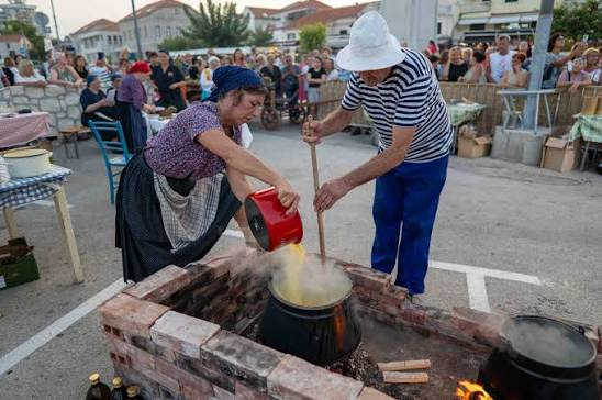 Šaša i pulenta vraćaju okuse starih Vodica na rivu