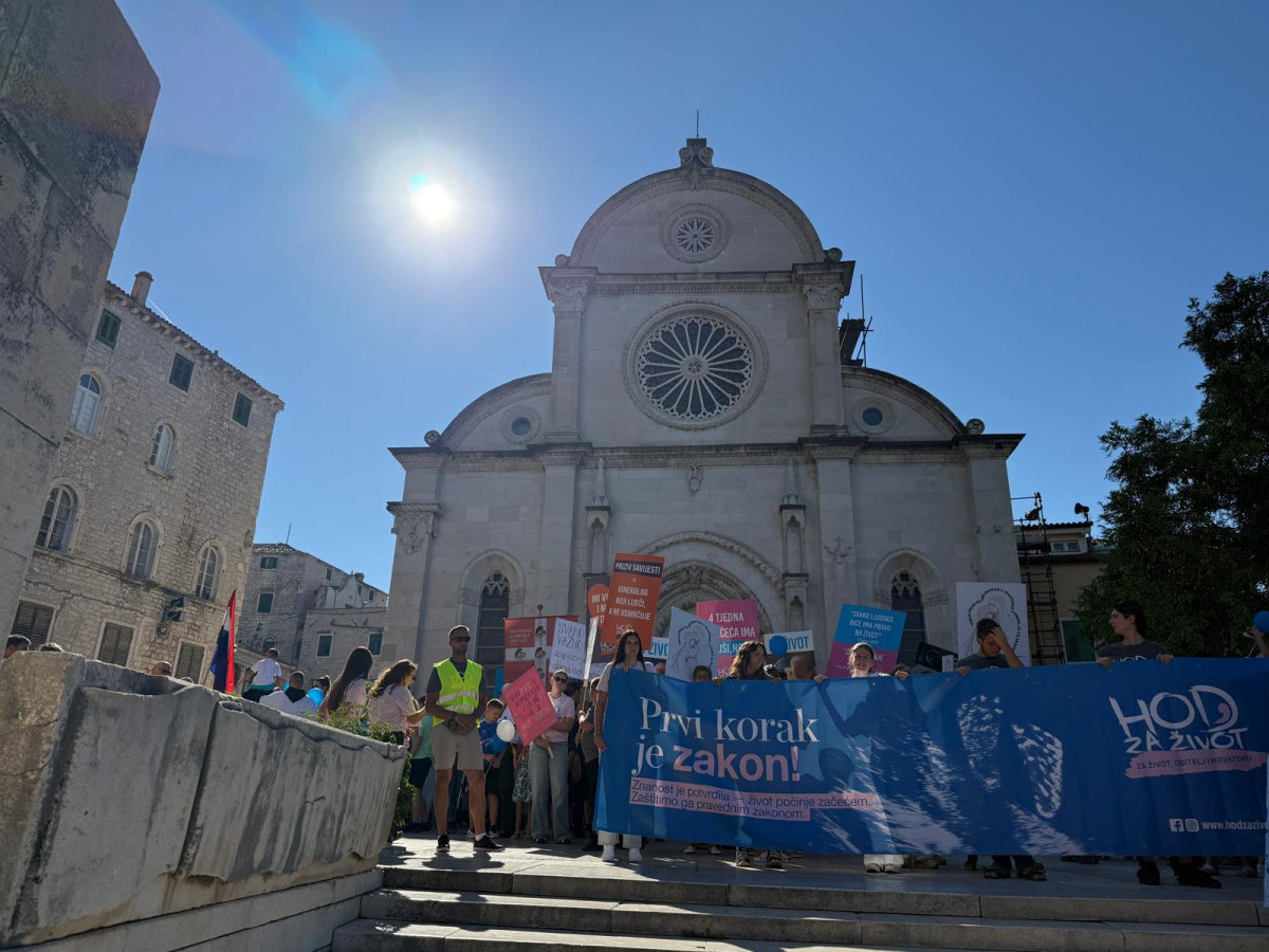 Hod za život održan u Šibeniku: Sudionici pozvali na zakonsku zaštitu života