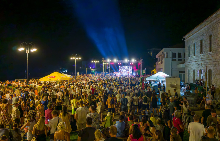 Vodice ljeti višestruko narastu: Gdje je granica koju grad može podnijeti?