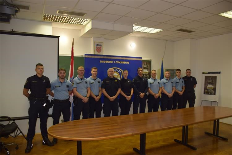 Mladi policajci započeli rad u Policijskoj upravi šibensko-kninskoj