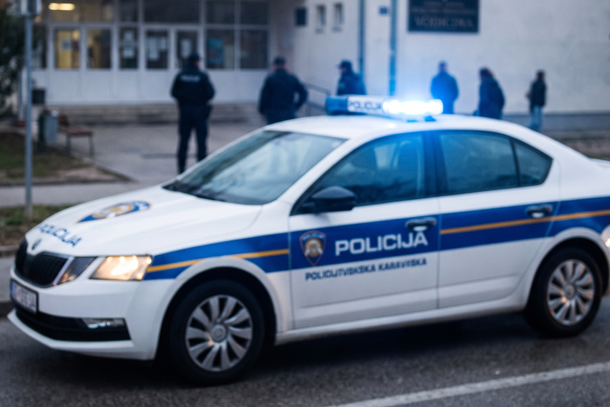 Pali mladi provalnici: Dvojica maloljetnika osumnjičena za provalu u školu