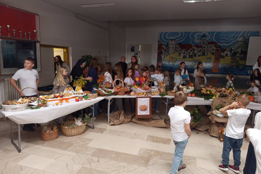Dani kruha – Dan zahvalnosti za plodove zemlje obilježen u OŠ Vodice