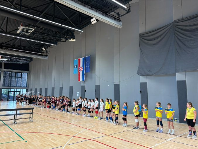 Odbojkaška mladost okupirala Račice: Osam klubova i 21 utakmica u jednom danu