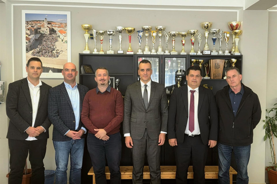 Potpisan ugovor vrijedan 11 milijuna eura: Osnovna škola Vodice dobiva 12 novih učionica i sportsku dvoranu