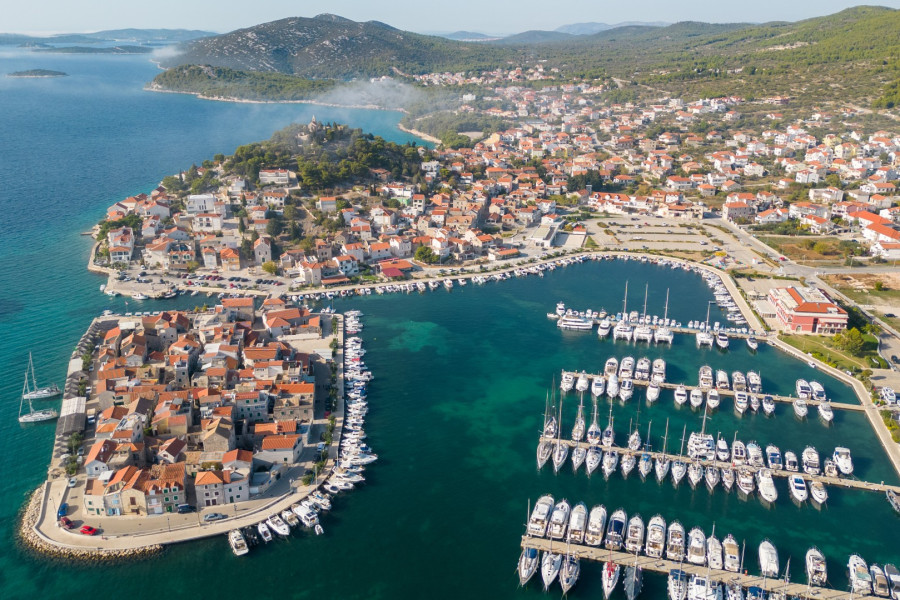 „Što se mijenja na Zamalinu i Trgu Pijaca? Objavljeni prijedlozi granica pomorskog dobra u Tribunju”