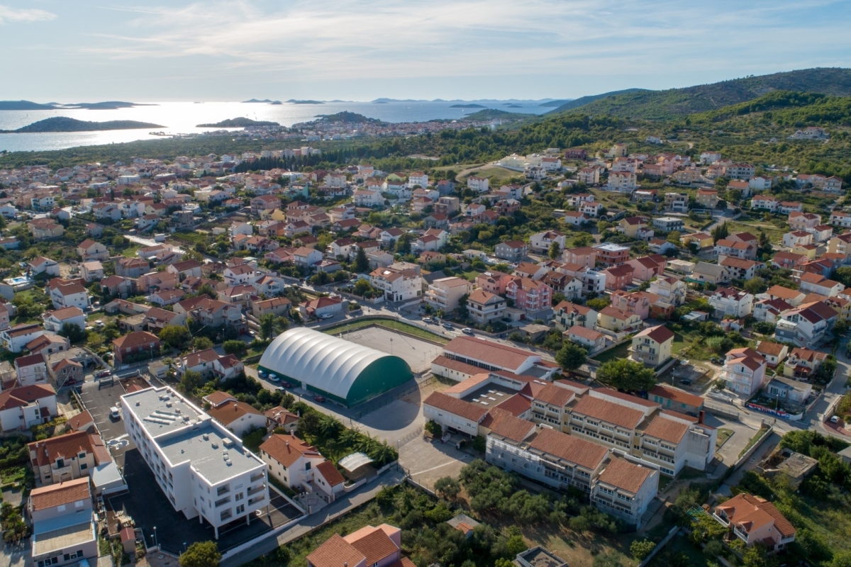 Zašto strani učenici biraju Vodice?: Osnovna škola Vodice kao primjer integracije